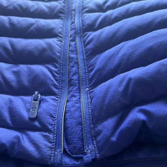 Lululemon jacket with hood - Picture 8 of 9